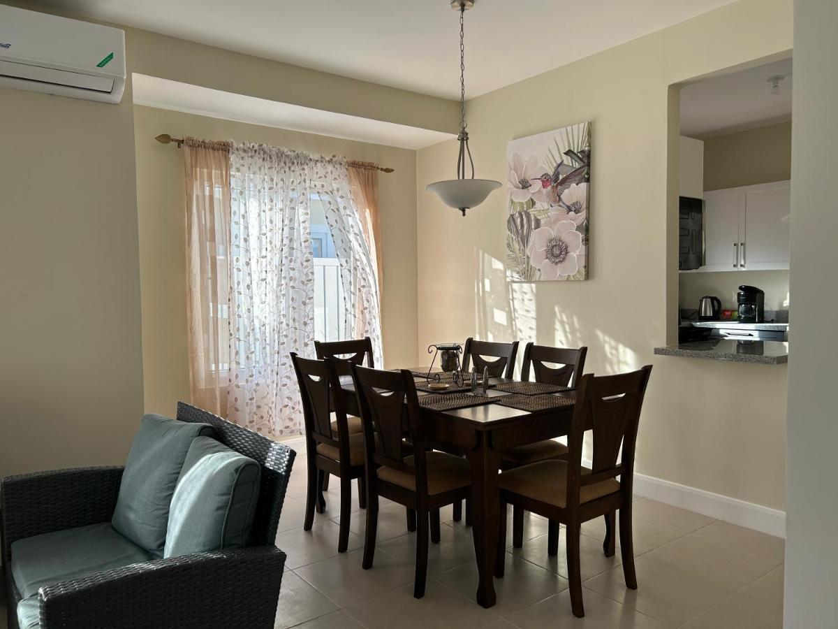 Seamist Villa @Oceanpointe Lucea Comfy 2Br W/Pool Gym & Parking מראה חיצוני תמונה