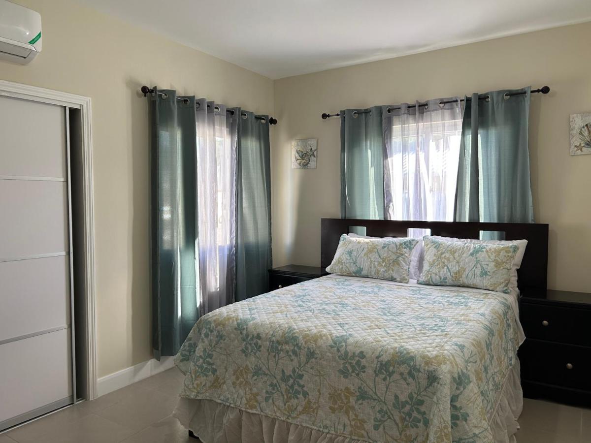 Seamist Villa @Oceanpointe Lucea Comfy 2Br W/Pool Gym & Parking מראה חיצוני תמונה