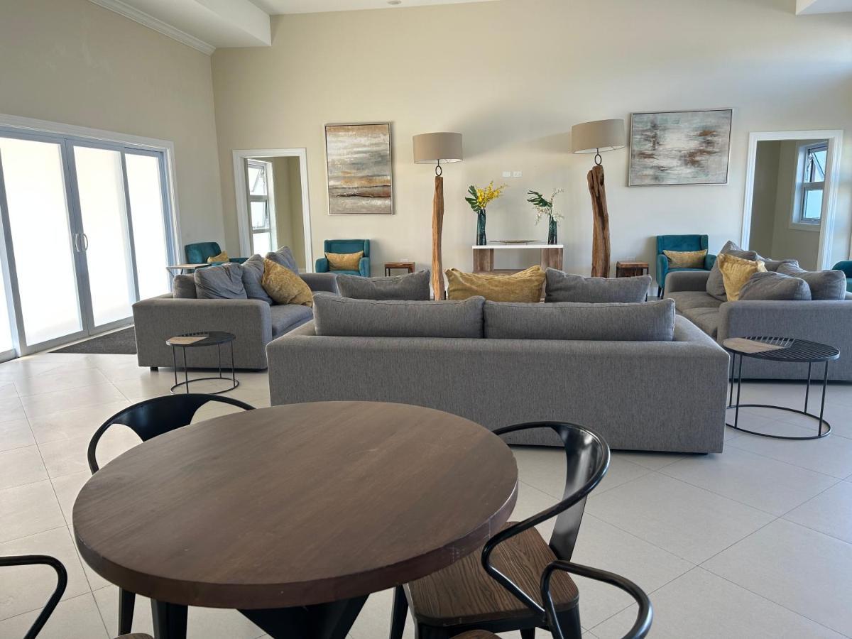 Seamist Villa @Oceanpointe Lucea Comfy 2Br W/Pool Gym & Parking מראה חיצוני תמונה
